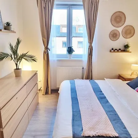 The Lume Flat - Self Check-in 2br Family In 8 Near Tram * Praga
